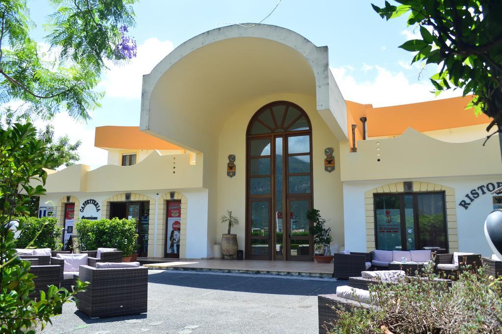 Hotel Il Cavaliere Сарно Экстерьер фото